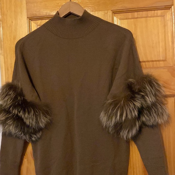 Kobi Halperin Wool Blend Real Silver Fox Sweater Never Used